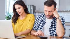 Home sellers cut asking prices on 3,000 properties a day — BBC Business, Berlin Real Estate news