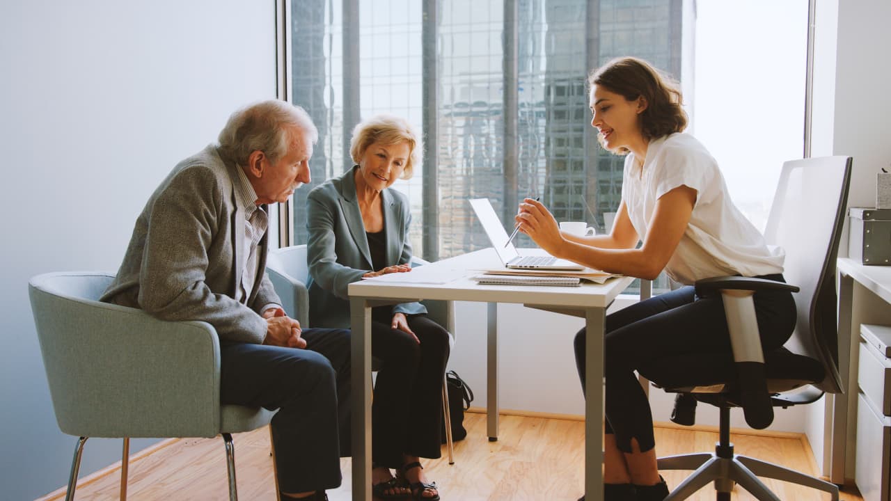Smart financial advisers are dropping ROI, NAV and QCD for plain English when talking to clients — MarketWatch, Berlin Business news