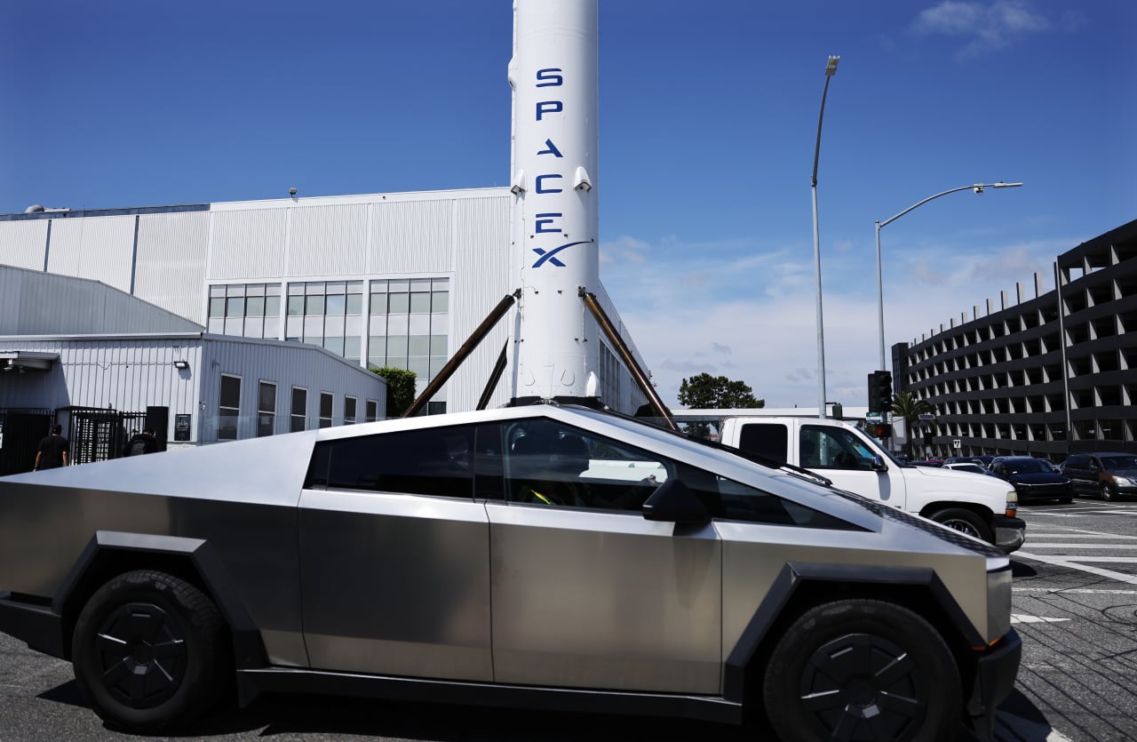Why investors should be skeptical of a potential Tesla-SpaceX merger — MarketWatch, Berlin Business news